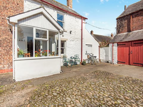 Exterior | Hollow Creek Cottage, Kirkandrews-on-Eden, near Carlisle