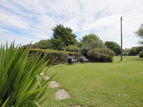 Large, peaceful garden | Fernlea, Acton, near Langton Matravers