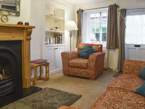 Cosy country-style living room | Laal Yan, Keswick