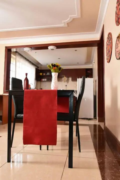 Apartment, 1 Double Bed, Non Smoking | In-room dining