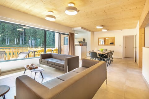 Apartment 4 Rooms 8 People 1 baby | Living area | Flat-screen TV