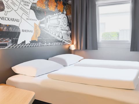 Double Room (French bed) | Desk, blackout drapes, soundproofing, WiFi (free)