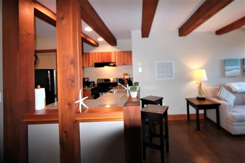 Condo, 1 Bedroom, Ocean View | Private kitchen | Fridge, microwave, oven, stovetop