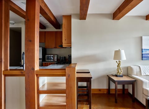 Apartment (Great Location in Waterfront Building) | Private kitchen | Fridge, microwave, oven, stovetop