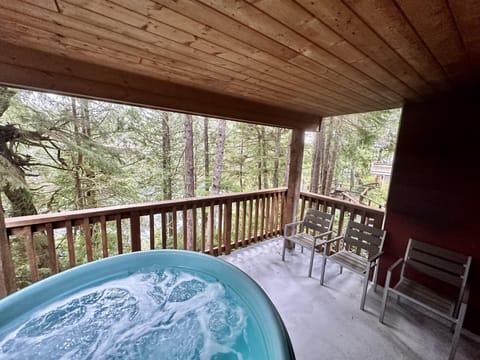 Cottage (Waterfront 2 bedroom Cottage with Hot) | Exterior