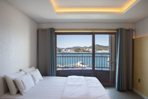 Deluxe Double Room, 1 Queen Bed, Non Smoking, Ocean View (Extra person fee 10000 KRW upon C/I) | View from room