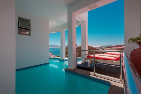 Outdoor pool, sun loungers