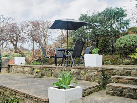 Sitting-out-area | Waterstead Cottage, Whitby