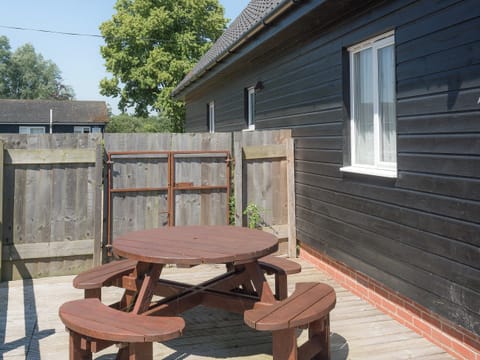 Sitting out area | Puddle Inn Duck, Horning, near Norwich