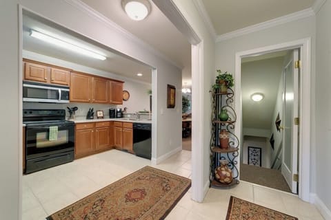 Entry Level Foyer