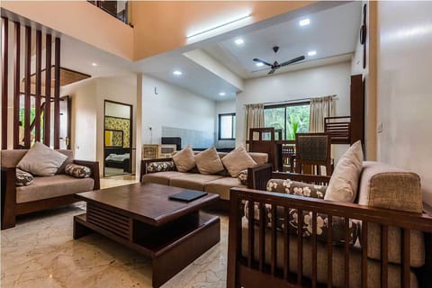 Cozy Villa | Living room
