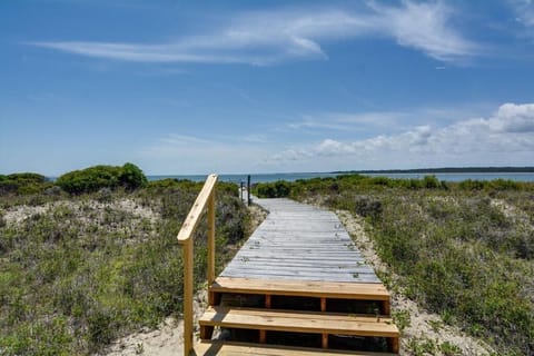 Private Walkway to Ocean 