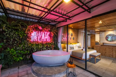 Luxury Room, 1 King Bed with Sofa bed, Ocean View, Oceanfront | Bathroom | Shower, rainfall showerhead, free toiletries, towels