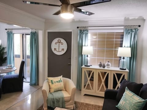 Coastal Living At Seaview!