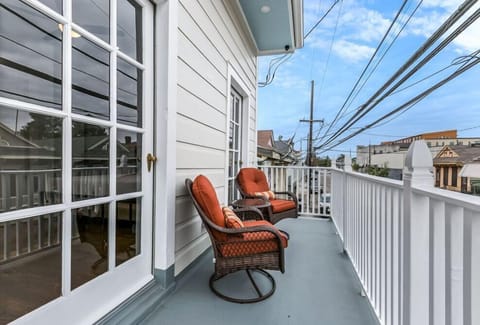 Balcony/sitting area