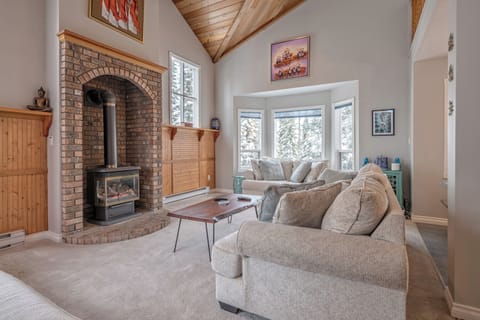 Main Large Sitting Room 