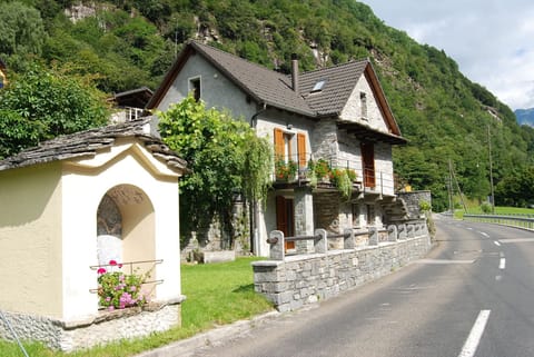 House, street view