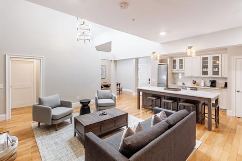 Unit 1 | Living area | Flat-screen TV