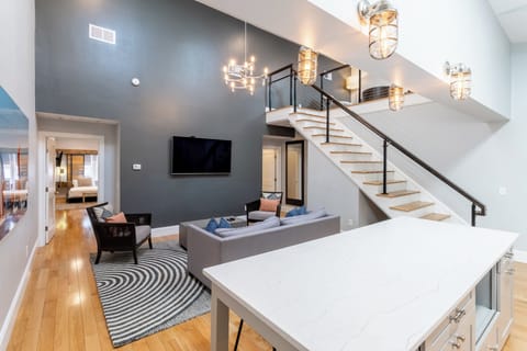 Unit 2 | Living area | Flat-screen TV