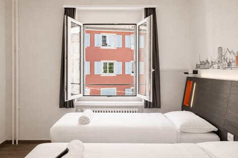 City Twin Room, 2 Twin Beds, Non Smoking | Free WiFi, bed sheets