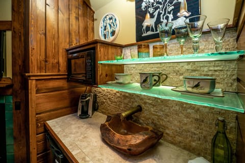 Luxury Tree House, Ensuite (TreeHouse, Non Pet-Friendly) | Private kitchenette | Coffee/tea maker