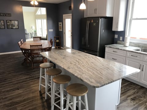 Kitchen With Island Seating