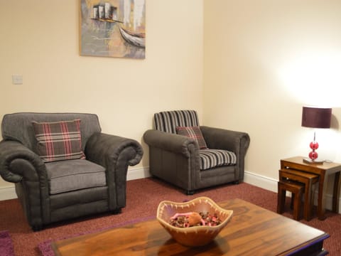 In-room safe, soundproofing, iron/ironing board, free WiFi