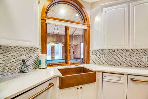 Kitchen - Main Level