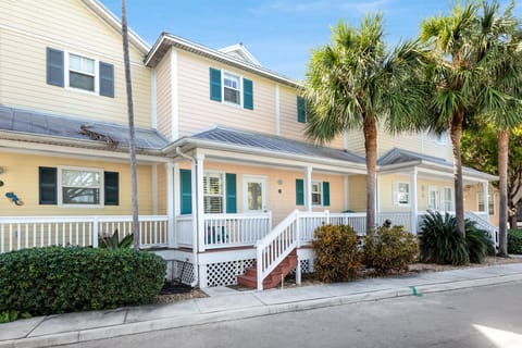 Welcome to Coral Hammock!