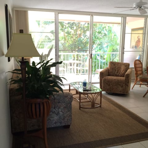 Living room / Super comfortable sofa bed