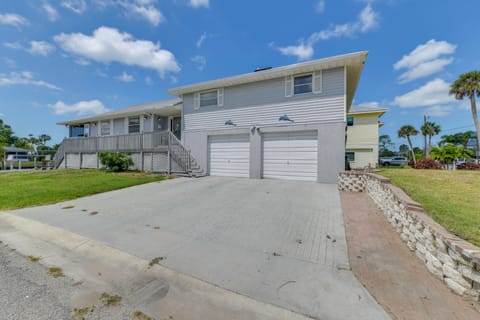 Leave behind the bustle of daily life for some R&R at this coastal home!