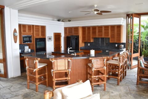 Gourmet Island style Kitchen