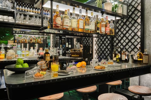 Cocktail bar