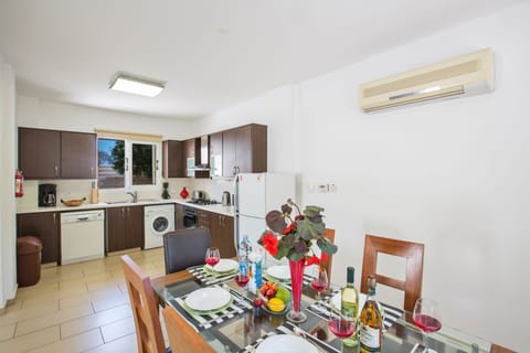 Kitchen and dining area