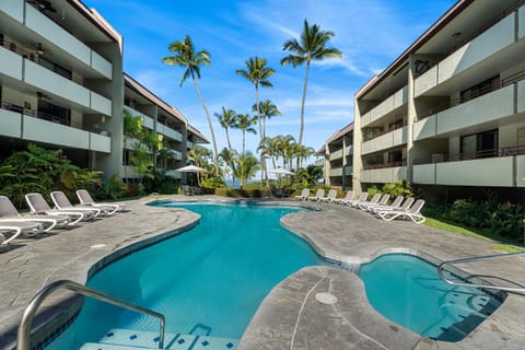 Pool (salt water, heated)