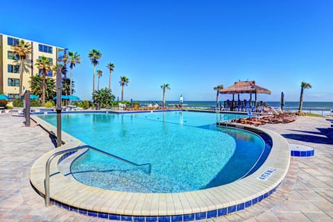 Hawaiian Inn Resort - Oceanside Pool
