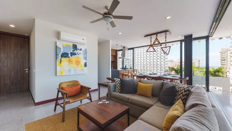 Condo - Image 2