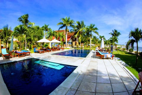 Outdoor pool, sun loungers