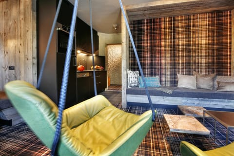 Gallery Apartment, Multiple Beds, Non Smoking | Living room | Flat-screen TV