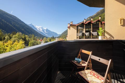 Balcony with a magnificent view of Mont Blanc