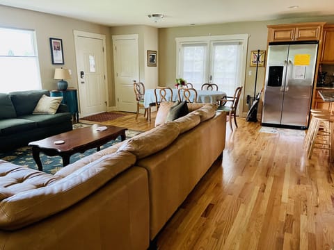 Photo #2 of 'Great Room'