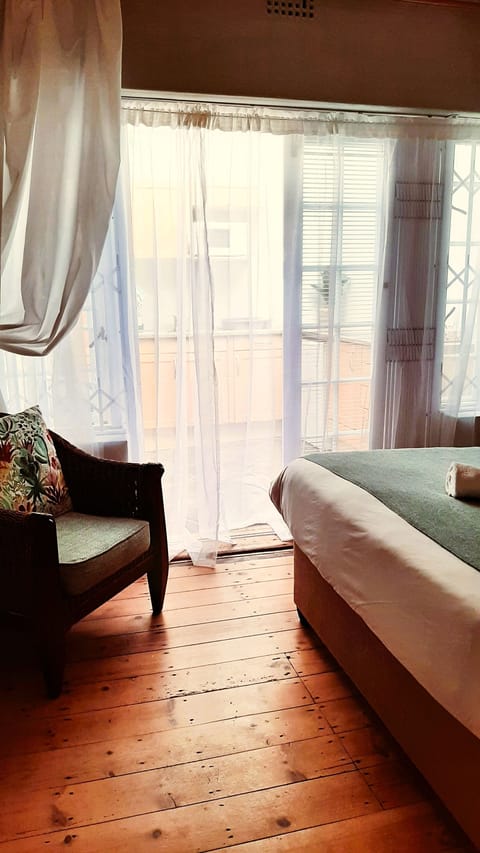 Standard Triple Room | Premium bedding, in-room safe, iron/ironing board, free WiFi