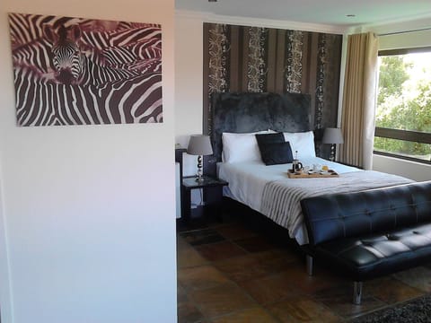 Deluxe Double Room, 1 Bedroom, Non Smoking, Pool View | Free WiFi, bed sheets