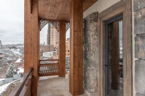 Family Suite, 1 Bedroom, Balcony, Courtyard Area | Balcony