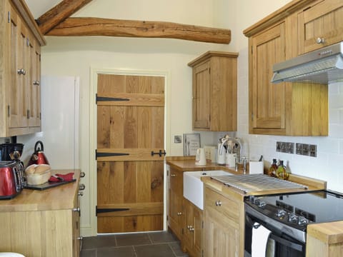 Kitchen | Grofftau Cottages - Awel Y Mynydd, Pontrhydfendigaid, nr. Tregaron