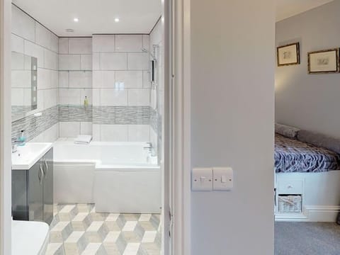 Superior Double Room, Ensuite, Sea View (Admiral Suite) | Bathroom