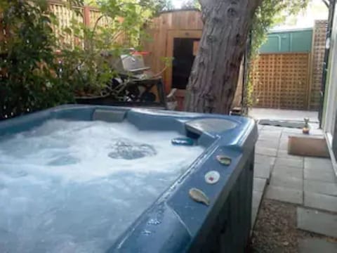Private Hot Tub  Exclusive - Not Shared.