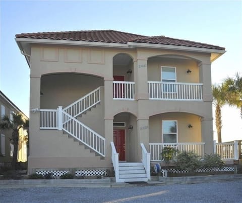 View of Double Paradise from Driveway. Separate Entrances for Each Unit.