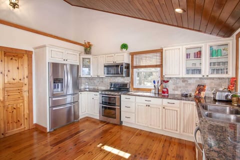 Open Kitchen with Adjacent Dining Table