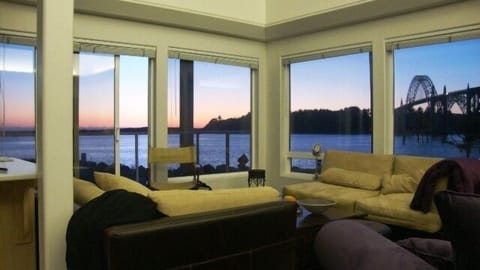 Comfy middle floor living and dining room.
